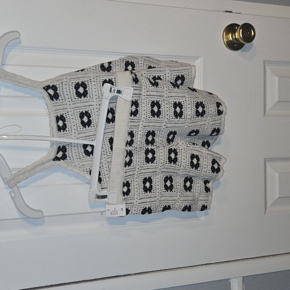 Girl's Black and White Crochet Set - Picture 2 of 4